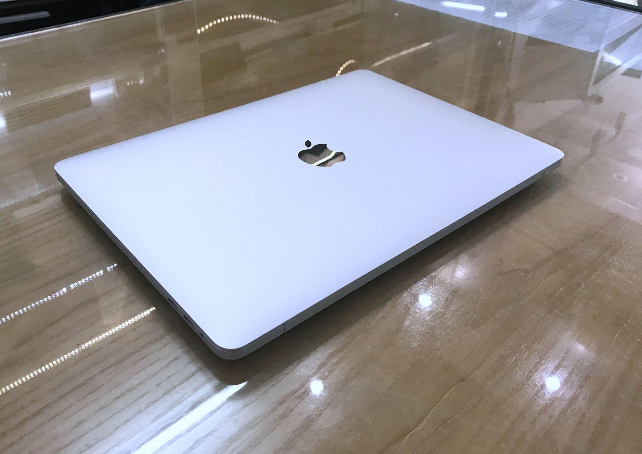 Macbook Pro MUHR2 13-inch Touchbar 256G Silver- 2019 Like New -1.jpg
